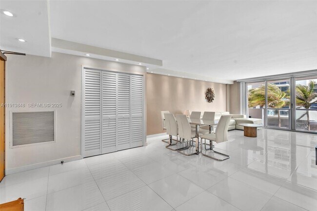 Building Photo - 9195 Collins Ave