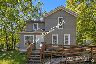 Building Photo - Cozy home with garage