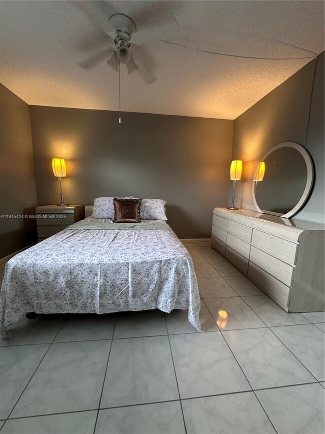 Primary Photo - 2800 Somerset Dr