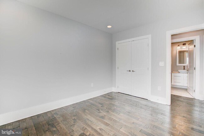 Building Photo - 1827 Benning Rd NE
