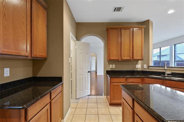 Building Photo - 628 Daisy Dr