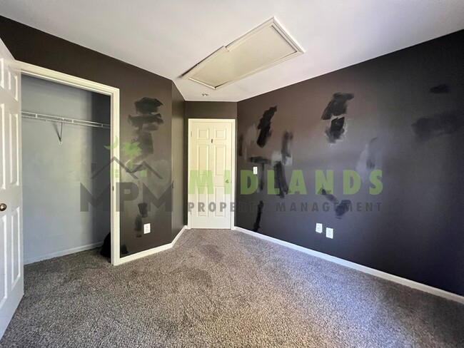 Building Photo - 168 Springway Dr