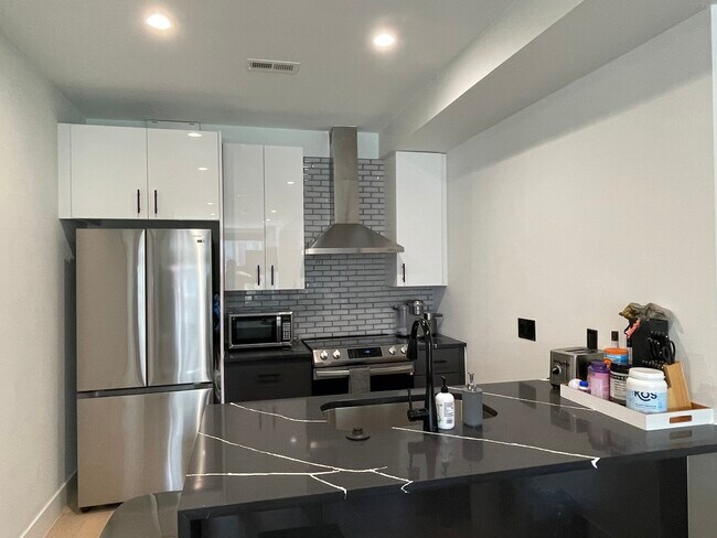 Building Photo - 1312 13th St NW