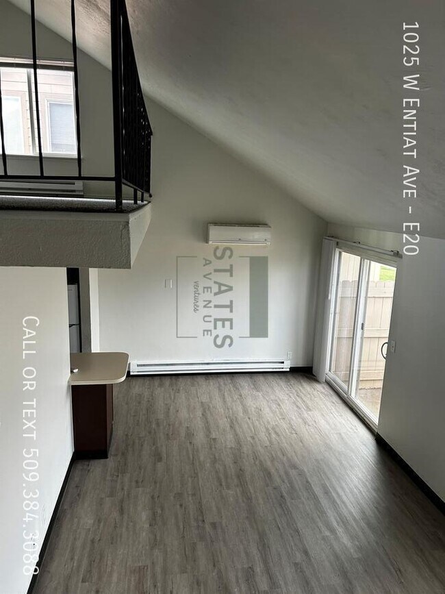 Building Photo - 1025 W Entiat Ave