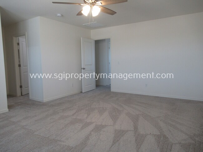 Building Photo - 19218 W Pierson St