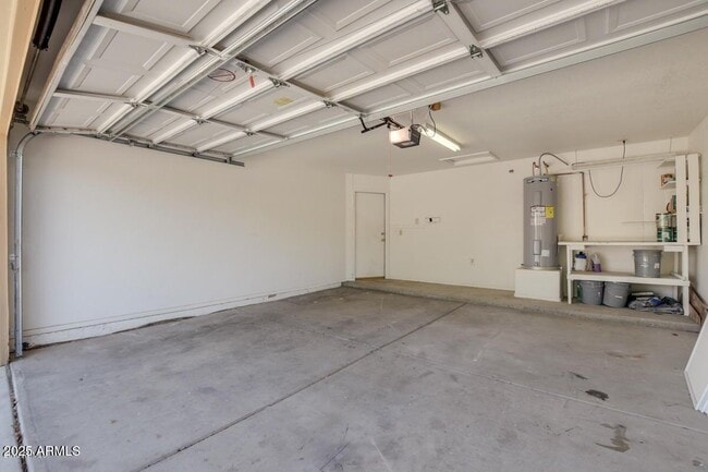 Building Photo - 7409 W Crest Ln