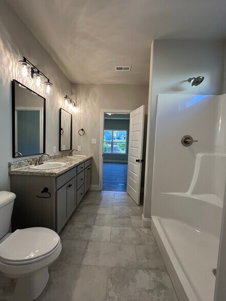 Building Photo - 2611 Parkers Mdw Ln