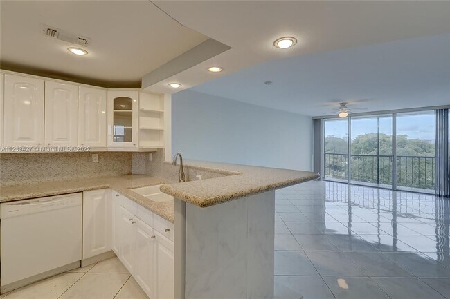 Building Photo - 4501 NE 21st Ave