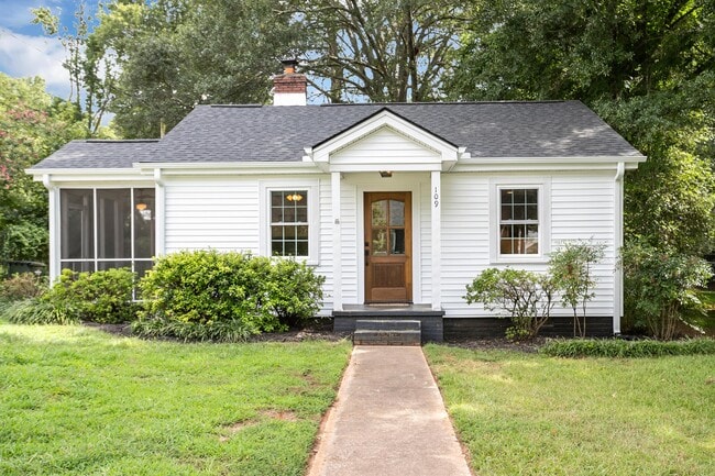 Building Photo - 109 Augusta St