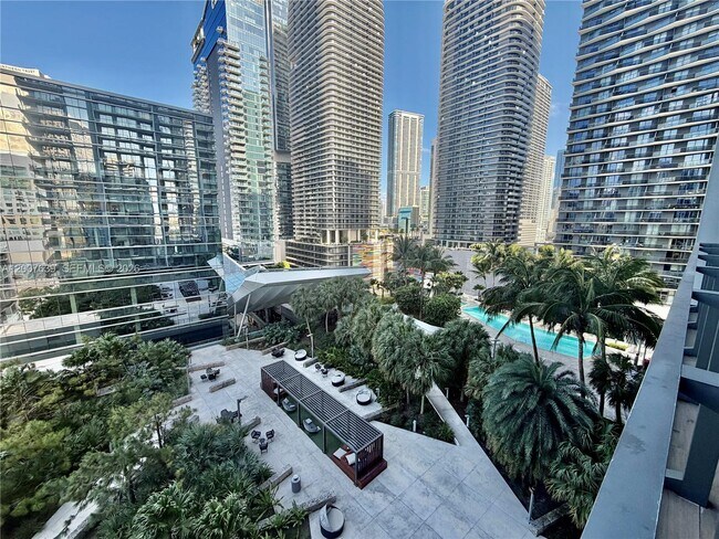 Building Photo - 88 SW 7th St