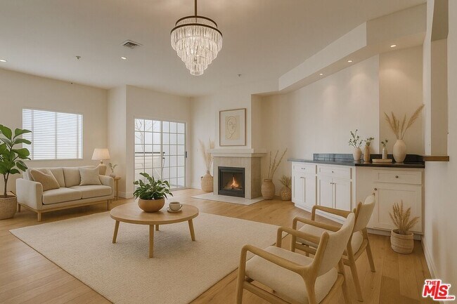 Primary Photo - 852 N Poinsettia Pl