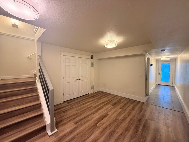 Building Photo - Modern 2 bedroom Townhome with huge Rooftop deck!!!