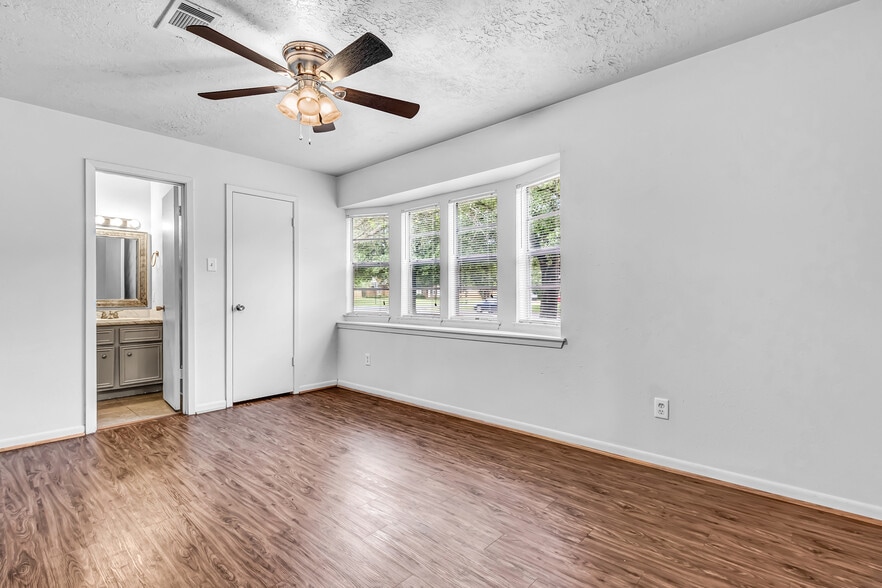 Building Photo - 3402 Timberline Ct