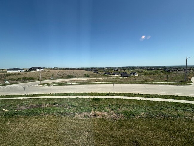 Building Photo - Modern Townhome with STUNNING Views in West MHK