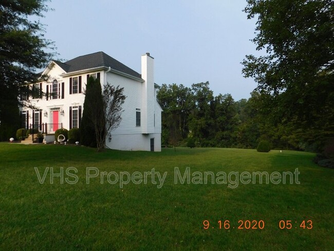 Building Photo - 2055 Freeman Dr