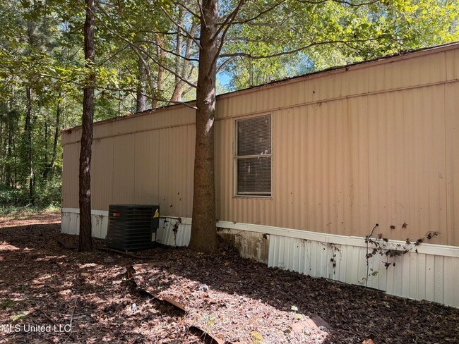 Building Photo - 505 Hillview Ct