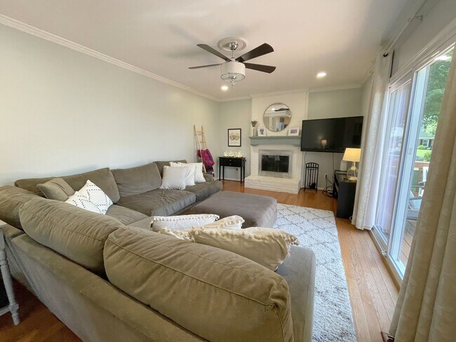 Building Photo - Leesburg Country Club 4 Bed 3.5 Bath SFH For Rent!