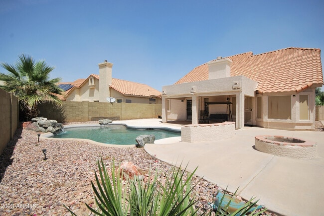 Building Photo - 1227 E Glenhaven Dr