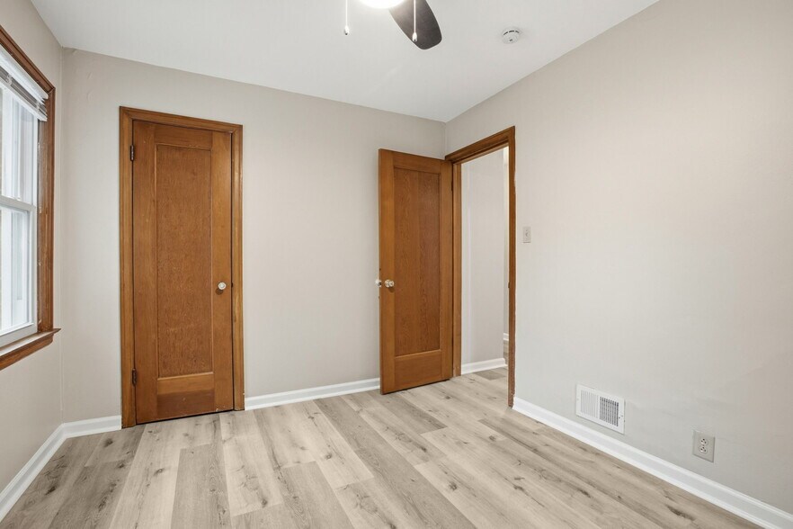 Building Photo - 4612 Rookwood Ave