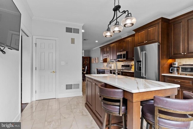 Building Photo - 543 Bridgeview Dr