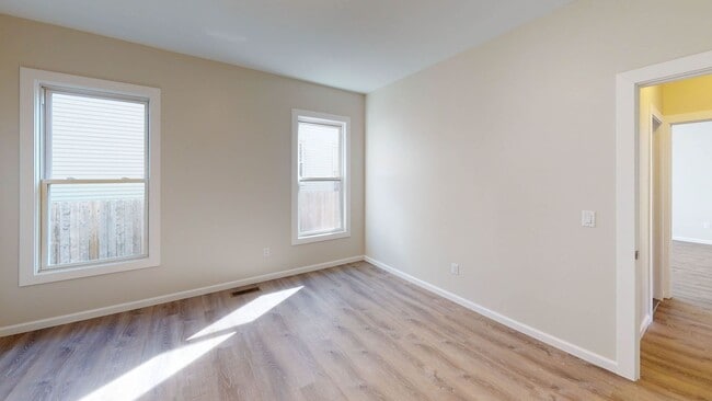 Building Photo - Beautiful and Spacious 3 Bedroom Apartment