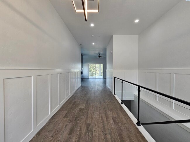 Building Photo - Rambler/Basement with Territorial Views