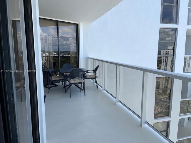 Building Photo - 20281 E Country Club Dr