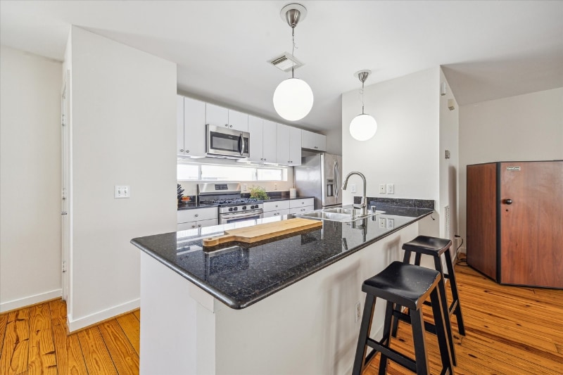 Building Photo - 2720 La Branch St