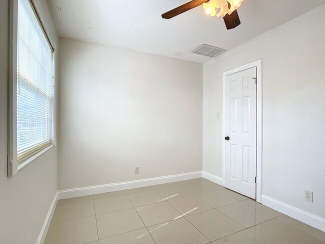 Building Photo - Beautifully remodeled, 1,332-square foot 3 bedroom/ 2½ bath/ home