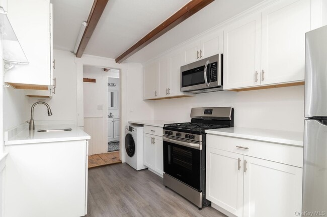 Building Photo - 103 Erie St