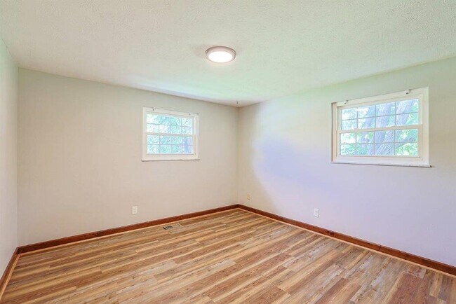 Building Photo - 8047 Bethany Rd