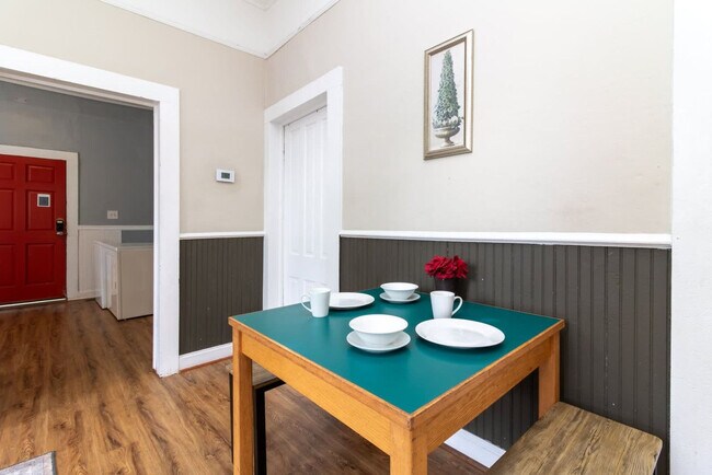 Building Photo - 737 3rd Ave