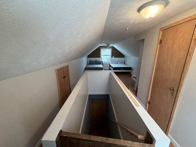 Building Photo - Home For Rent in Central Sioux Falls