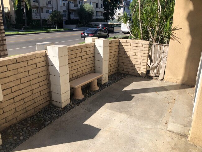 Building Photo - Moorpark Apartments