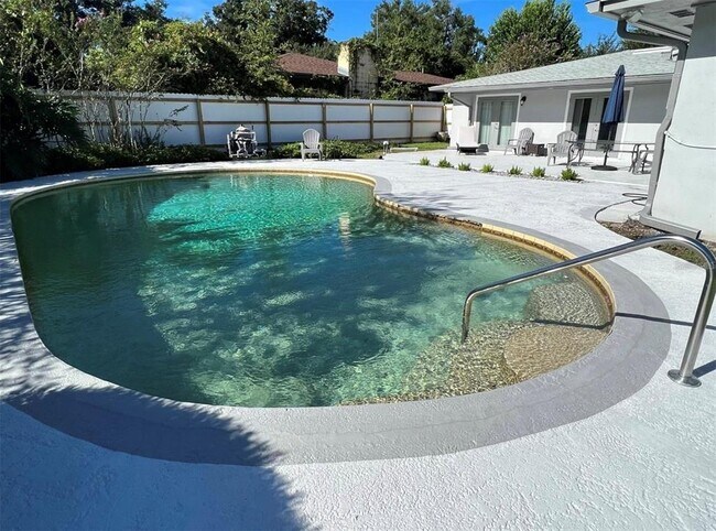 Building Photo - 1420 Lyndale Blvd