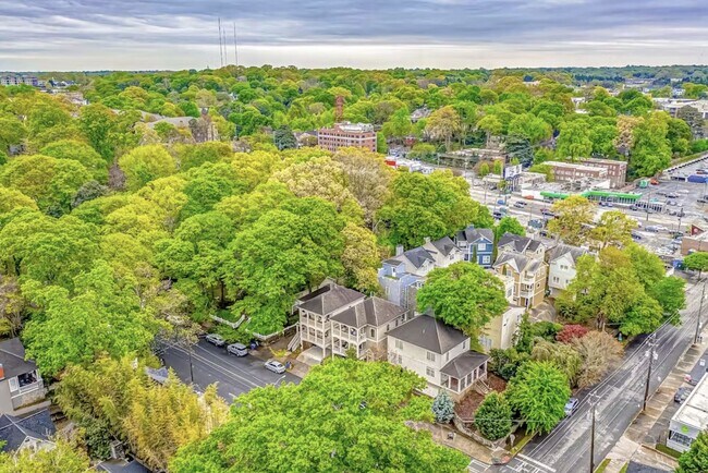 Building Photo - 739 Saint Charles Ave NE