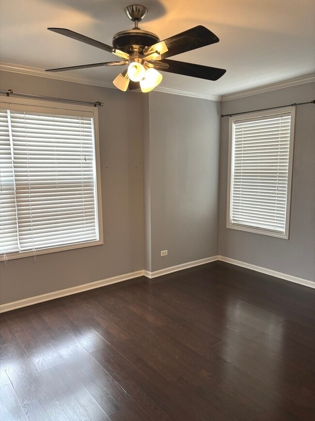 Building Photo - 549 Springbrook Trail N