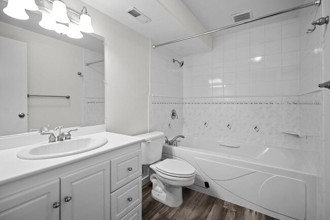 Building Photo - Spacious Latah Valley Home - Gated Community