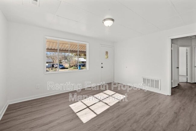 Building Photo - 1441 Creel St