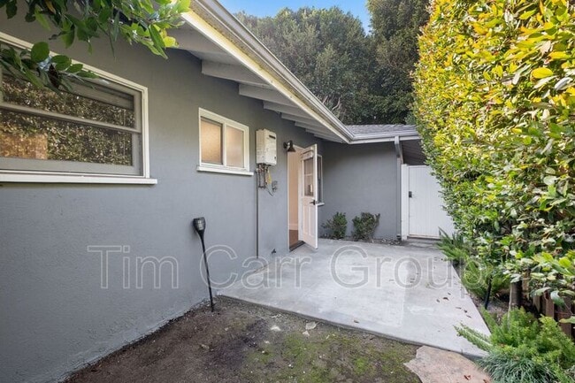 Building Photo - 2002 Clay St