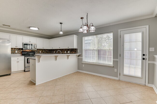 Building Photo - 7635 Pleasantville Way