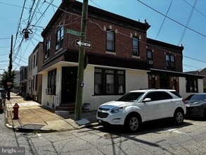 Building Photo - 2728 Ash St