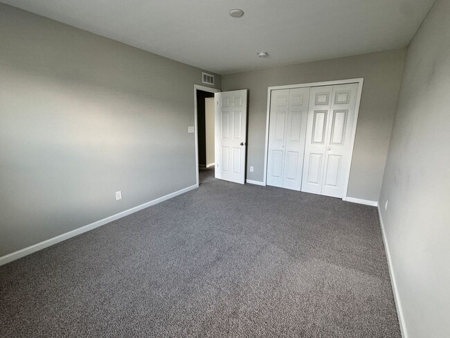 Building Photo - 3238 Creekridge Ct