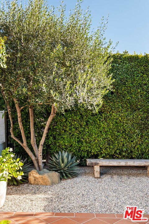 Building Photo - 6677 Maryland Dr