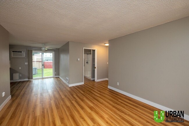 Building Photo - Great 3 bedroom 2 bathroom townhome for rent in South Spokane Valley