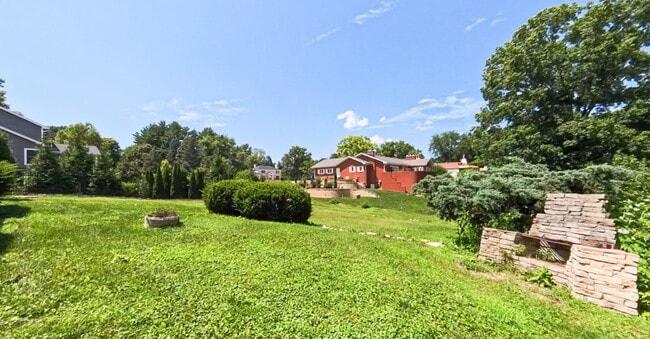 Building Photo - Spacious 3 Bedroom 1.5 Bath Home- Located ...