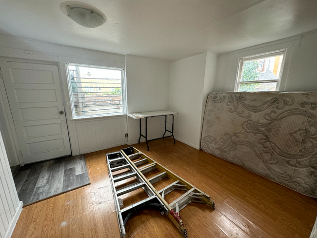 Building Photo - 1429 2nd Ave