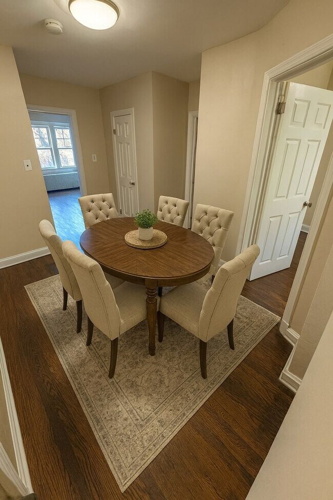 Building Photo - Move in Special! 2 Bed 1 Bath SE DC