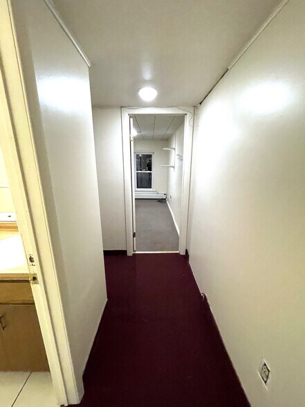 Building Photo - 133 Meadville St