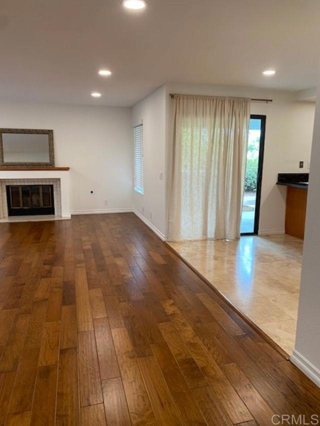 Building Photo - 546 Via De La Valle